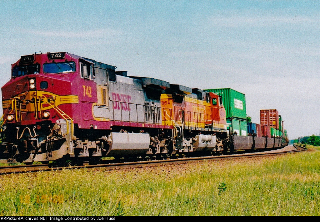 BNSF 742 West